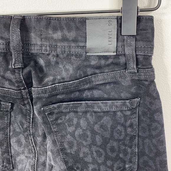 Level 99 NWT Black Leopard Ultra High Rise Skinny Jeans Women's Size 25 - Picture 8 of 9